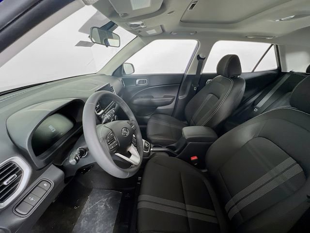 Certified 2025 Hyundai Venue SEL image 19
