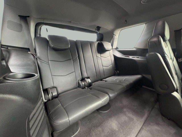 Used 2020 Cadillac Escalade Luxury w/ Escalade Sport Edition AWD/4WD image 28