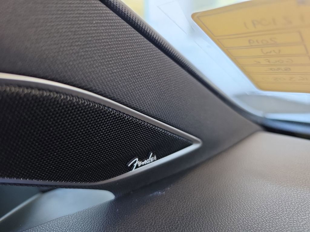 Used 2019 Volkswagen Golf R 4-Door image 27