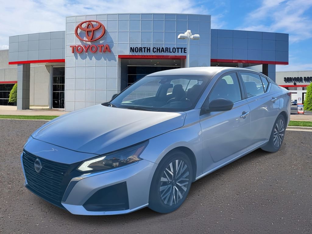 Used 2024 Nissan Altima 2.5 SV image 6