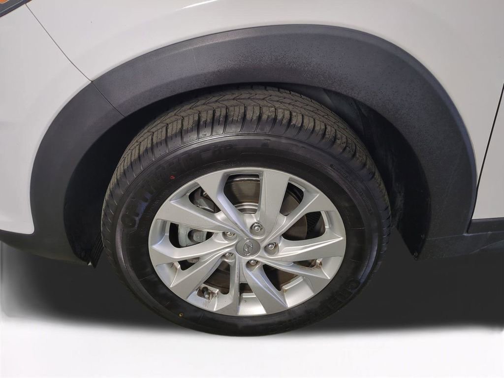 Used 2019 Hyundai Tucson SE image 11