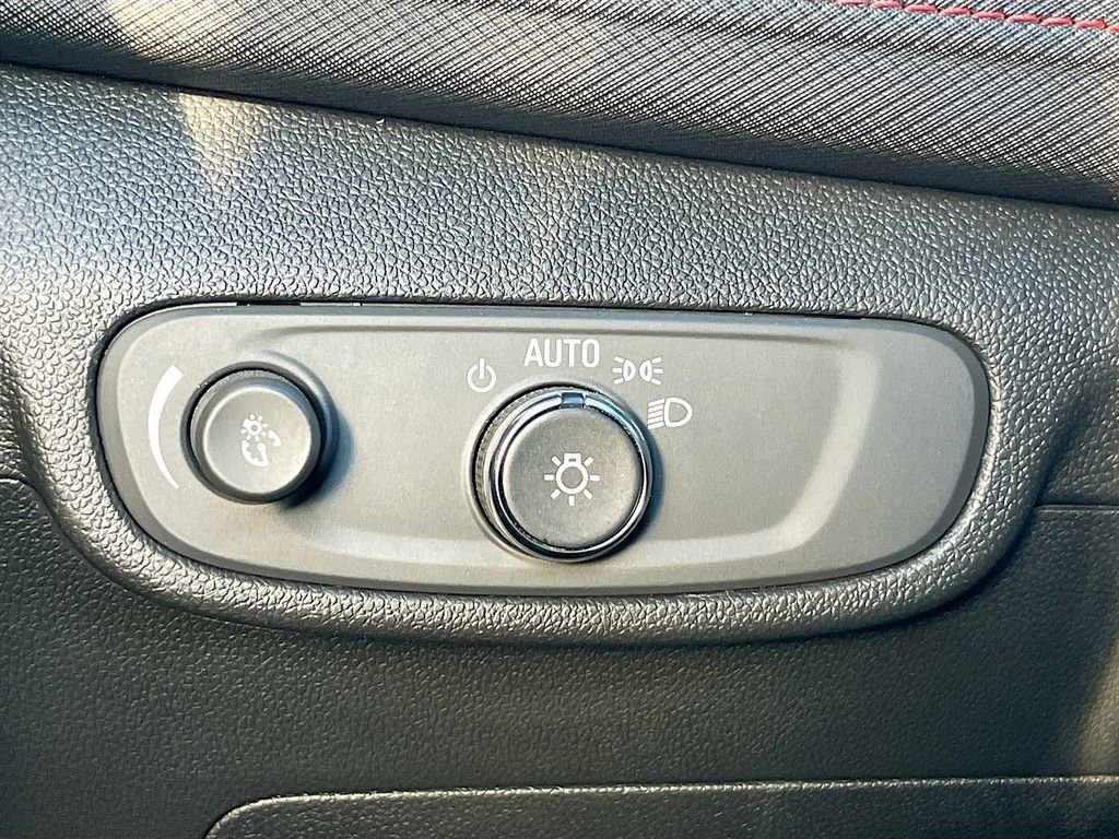 Used 2025 Chevrolet TrailBlazer RS w/ Driver Confidence Package image 10