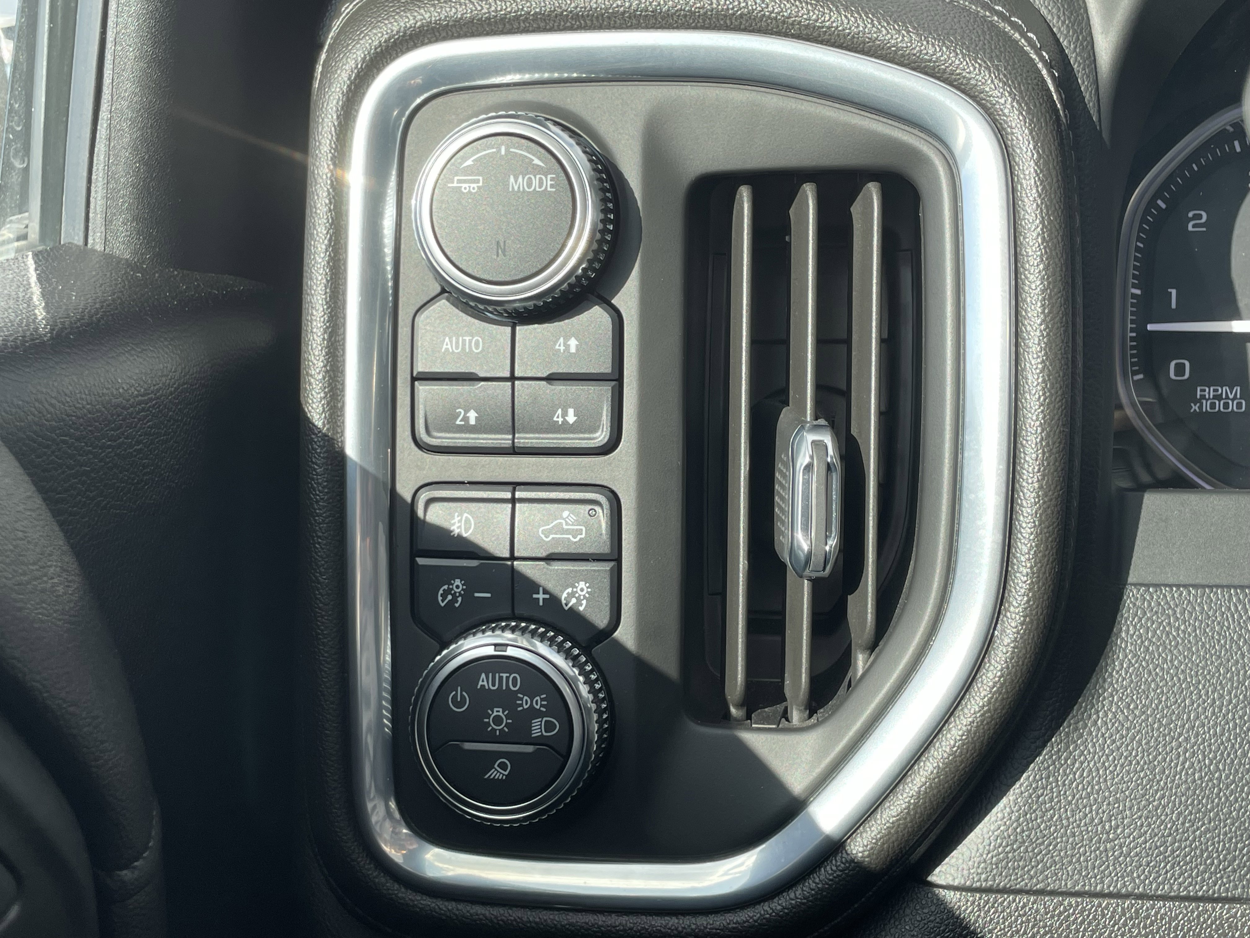 Used 2022 GMC Sierra 1500 SLT w/ SLT Premium Plus Package image 32