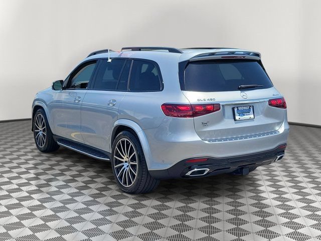 Used 2025 Mercedes-Benz GLS 450 4MATIC image 4