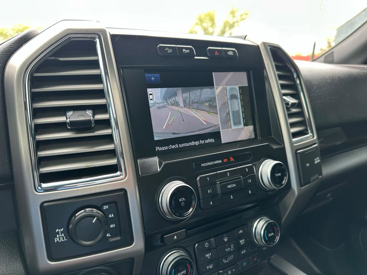 Used 2016 Ford F150 Platinum w/ Technology Package AWD/4WD image 13