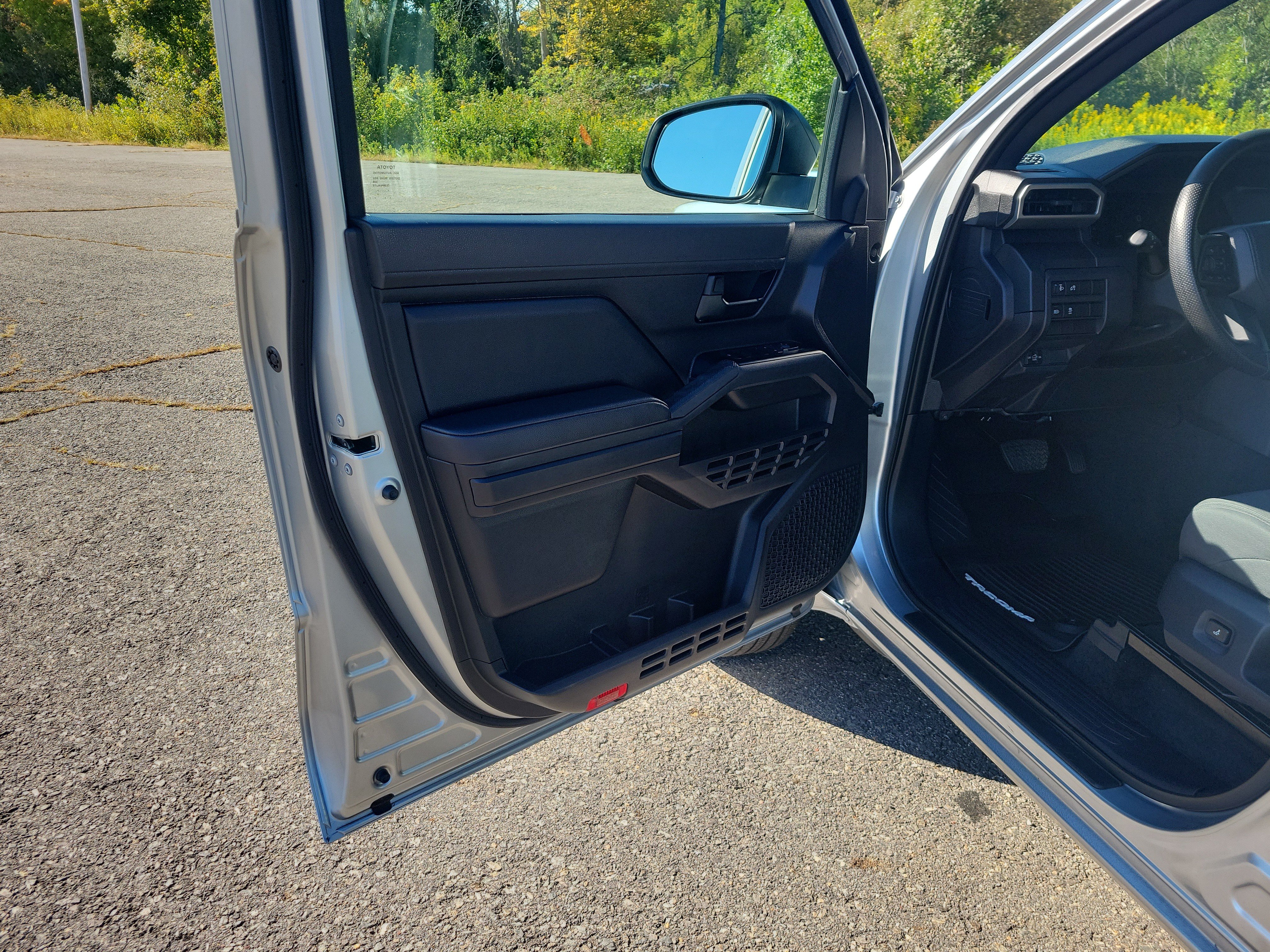 Used 2025 Toyota Tacoma SR RWD image 15