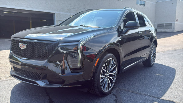 Used 2024 Cadillac XT4 Sport AWD/4WD image 8