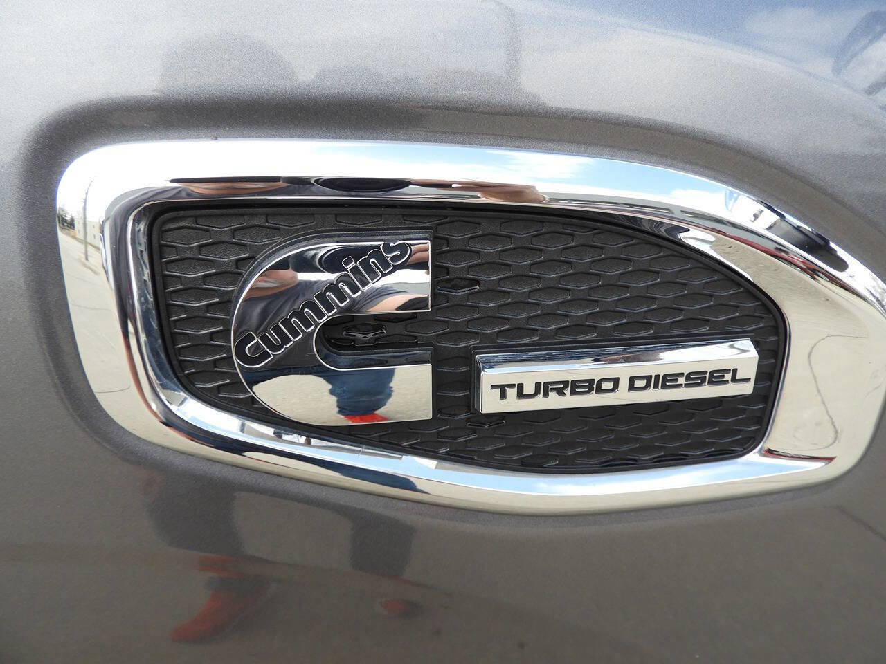 Used 2018 Nissan Titan SL w/ Chrome Package image 35