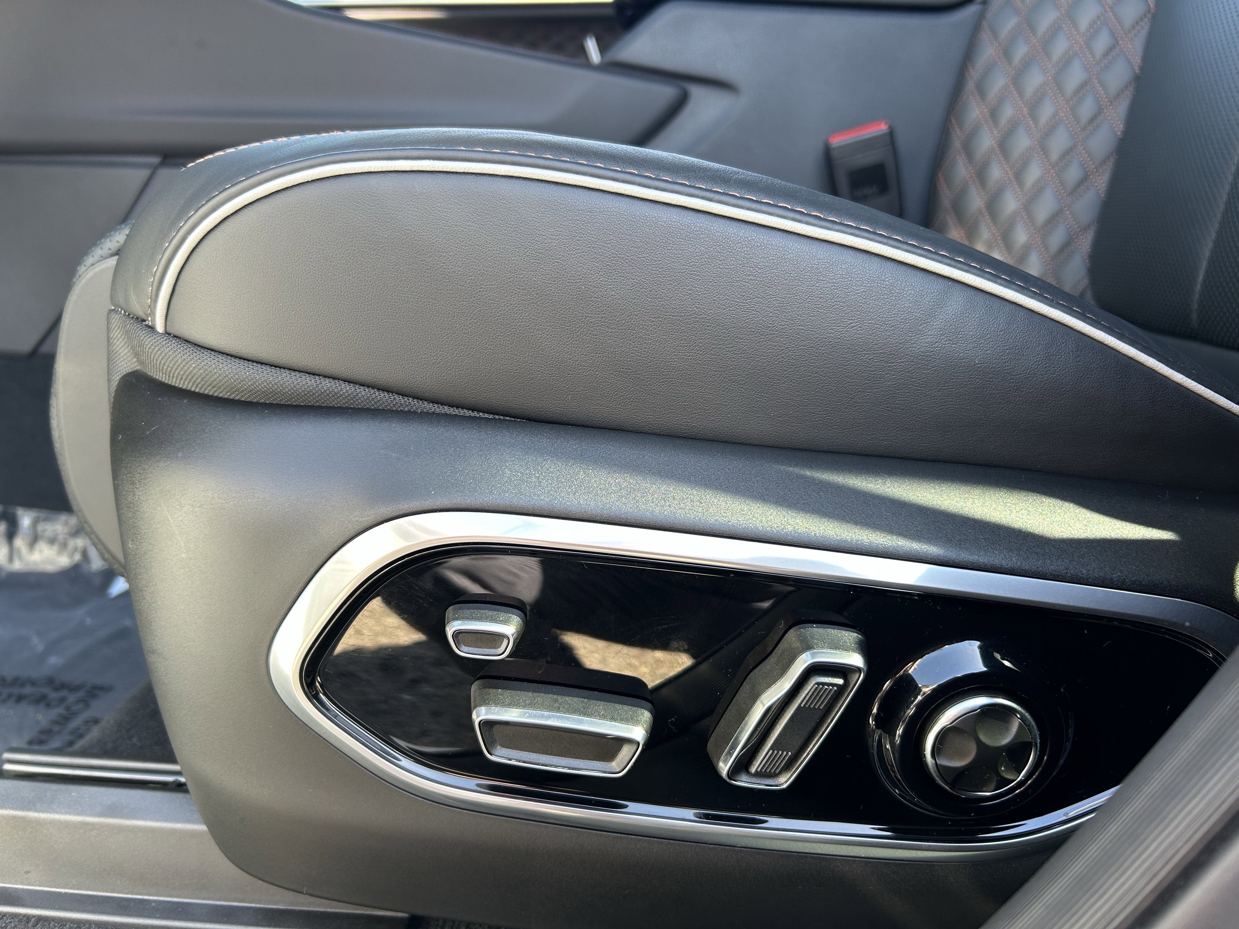 Used 2026 Jeep Grand Cherokee L Summit AWD/4WD image 23