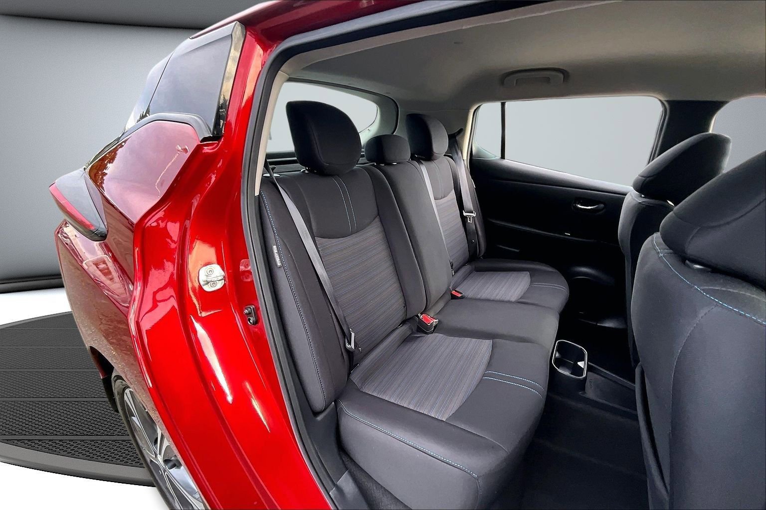 Used 2022 Nissan Leaf SV image 24