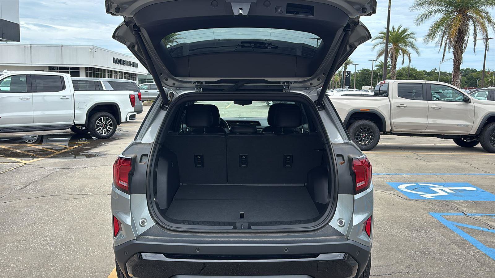 New 2026 GMC Terrain Elevation w/ Elevation Premium Package AWD/4WD image 18
