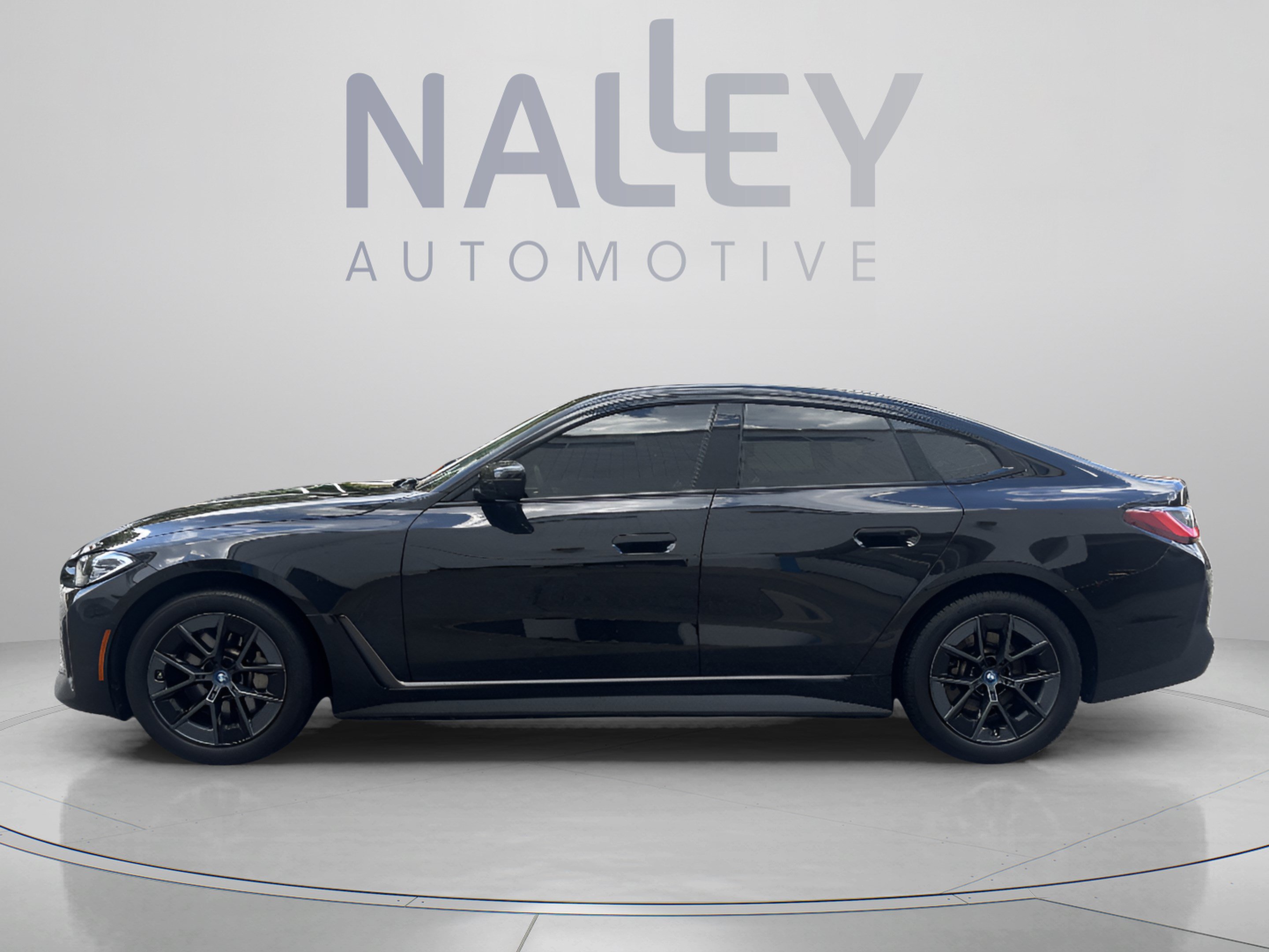 Used 2023 BMW i4 eDrive35 w/ Premium Package RWD image 2