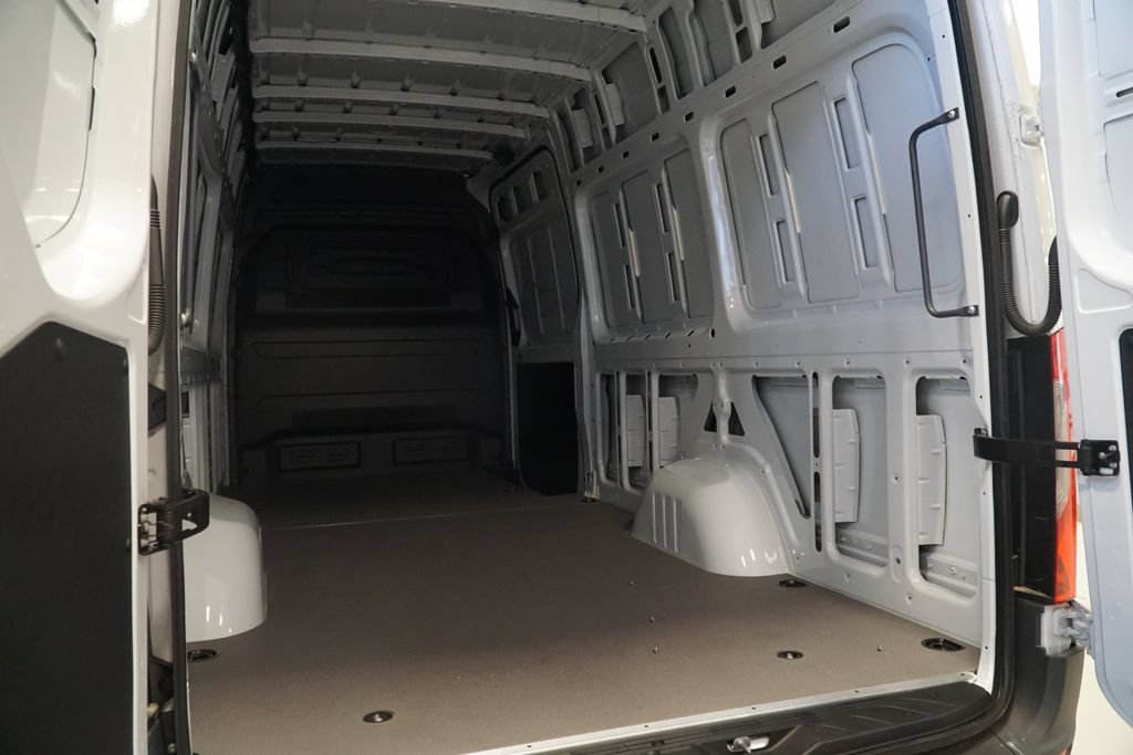 New 2025 Mercedes-Benz eSprinter 170 Cargo image 11