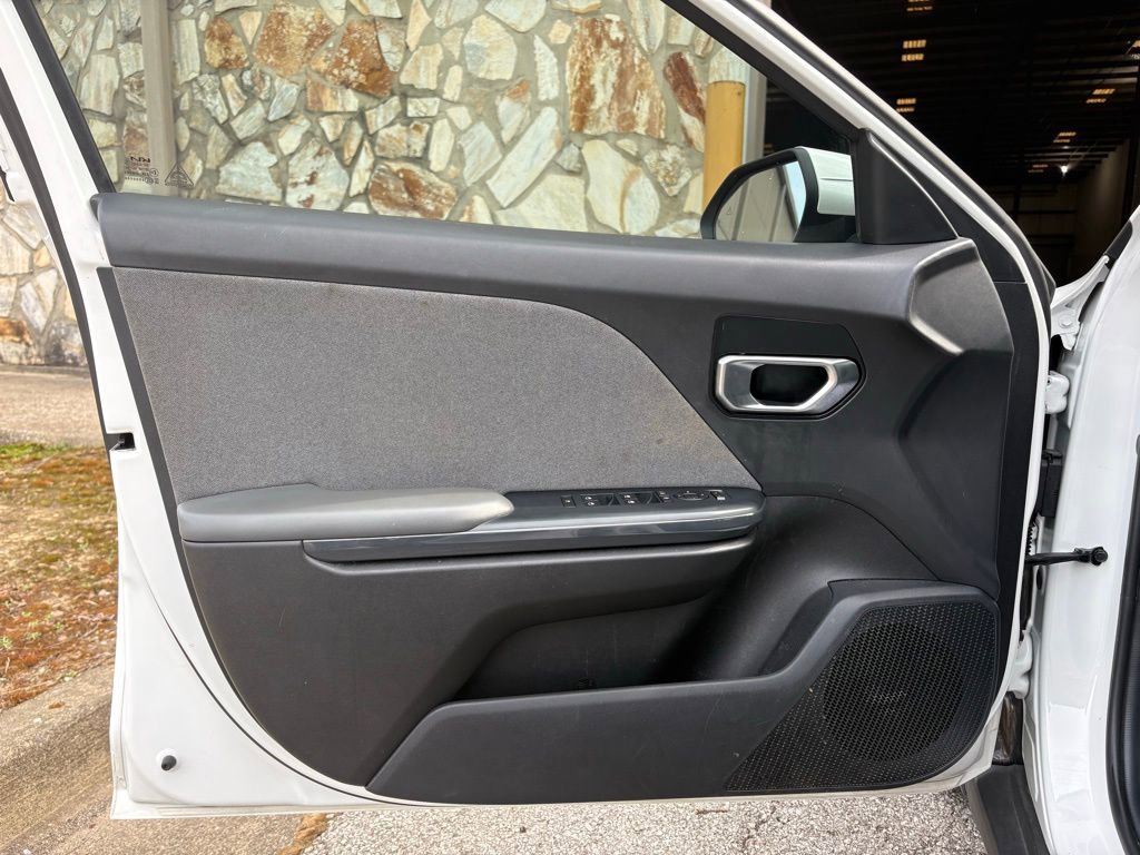 Used 2025 Kia K4 EX image 18