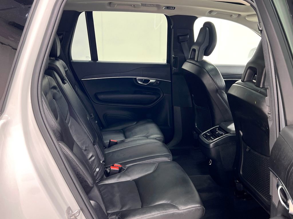 Used 2020 Volvo XC90 T6 Momentum AWD/4WD image 36