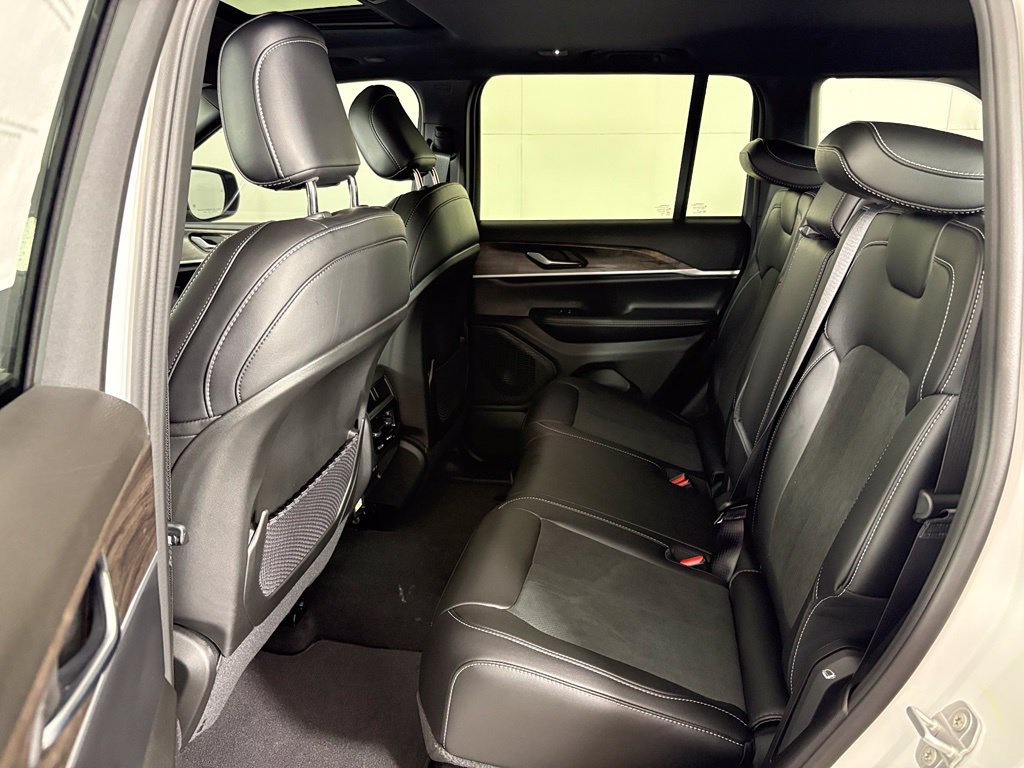 New 2026 Jeep Grand Cherokee Altitude RWD image 37