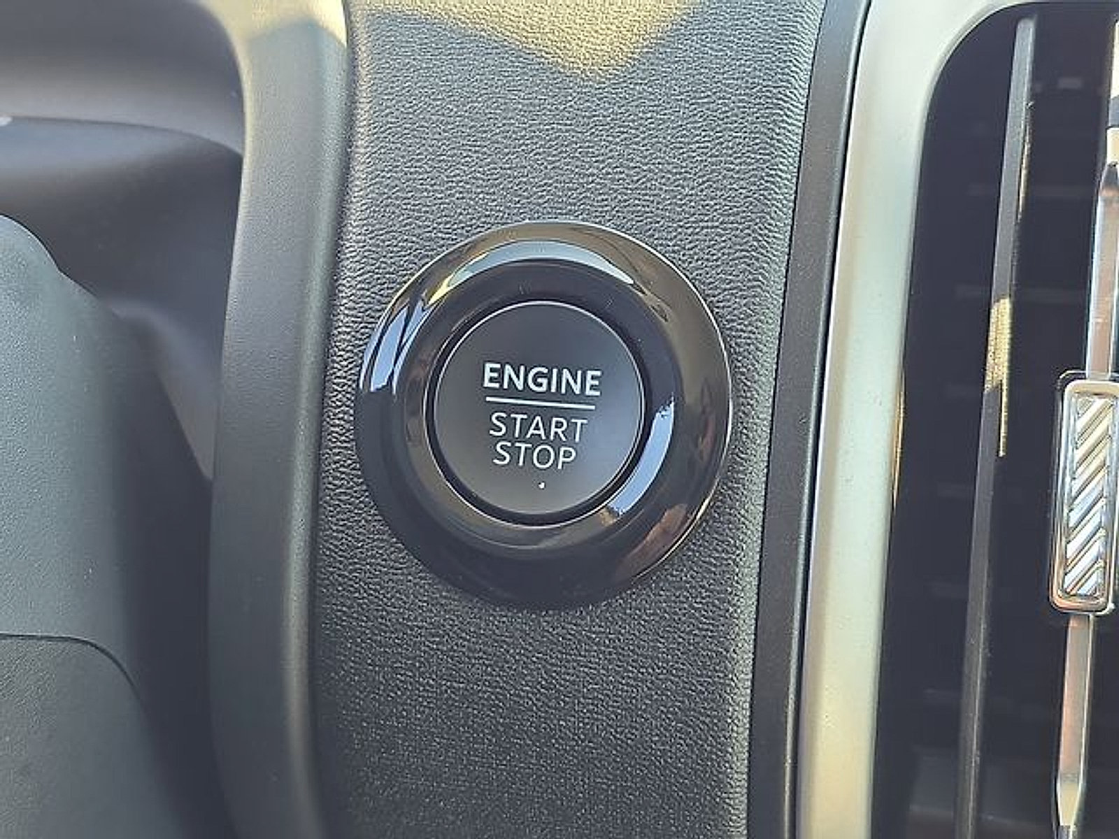 Certified 2025 Ford Expedition Max Active AWD/4WD image 23