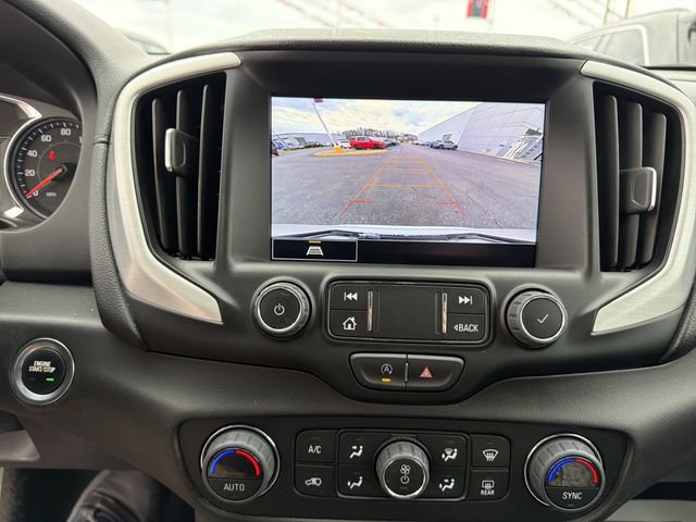 Used 2024 GMC Terrain SLT image 24