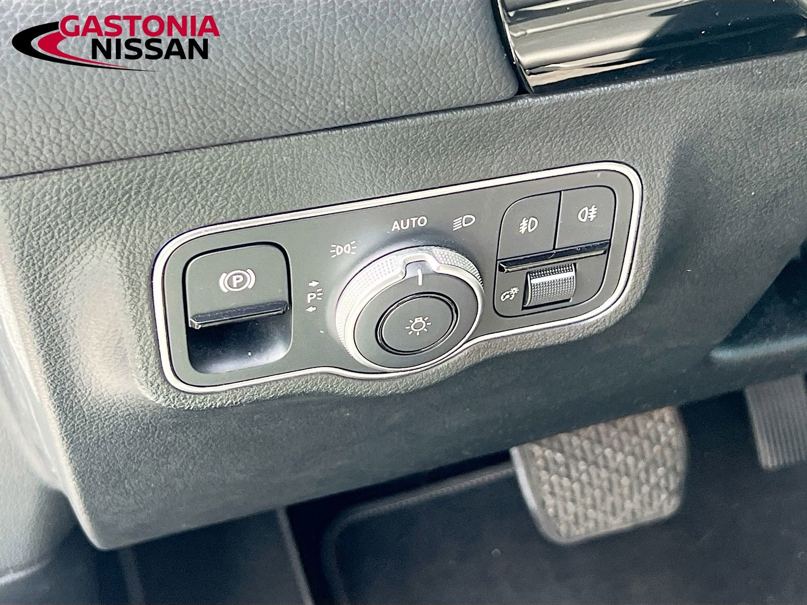 Used 2023 Mercedes-Benz GLA 250 w/ Premium Package image 13