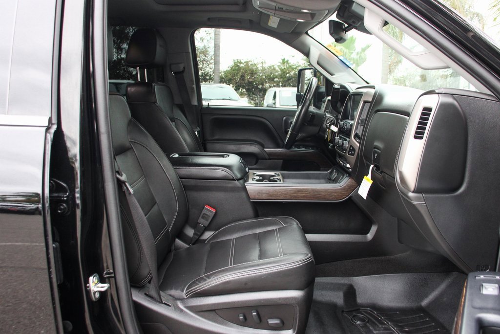 Used 2018 GMC Sierra 3500 Denali w/ Duramax Plus Package image 35