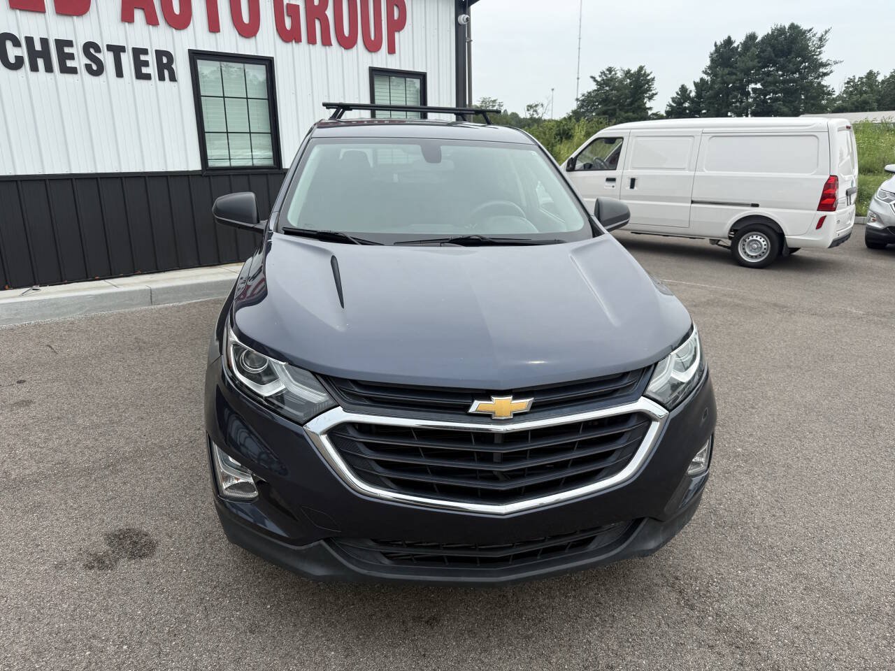 Used 2018 Chevrolet Equinox LT FWD image 2