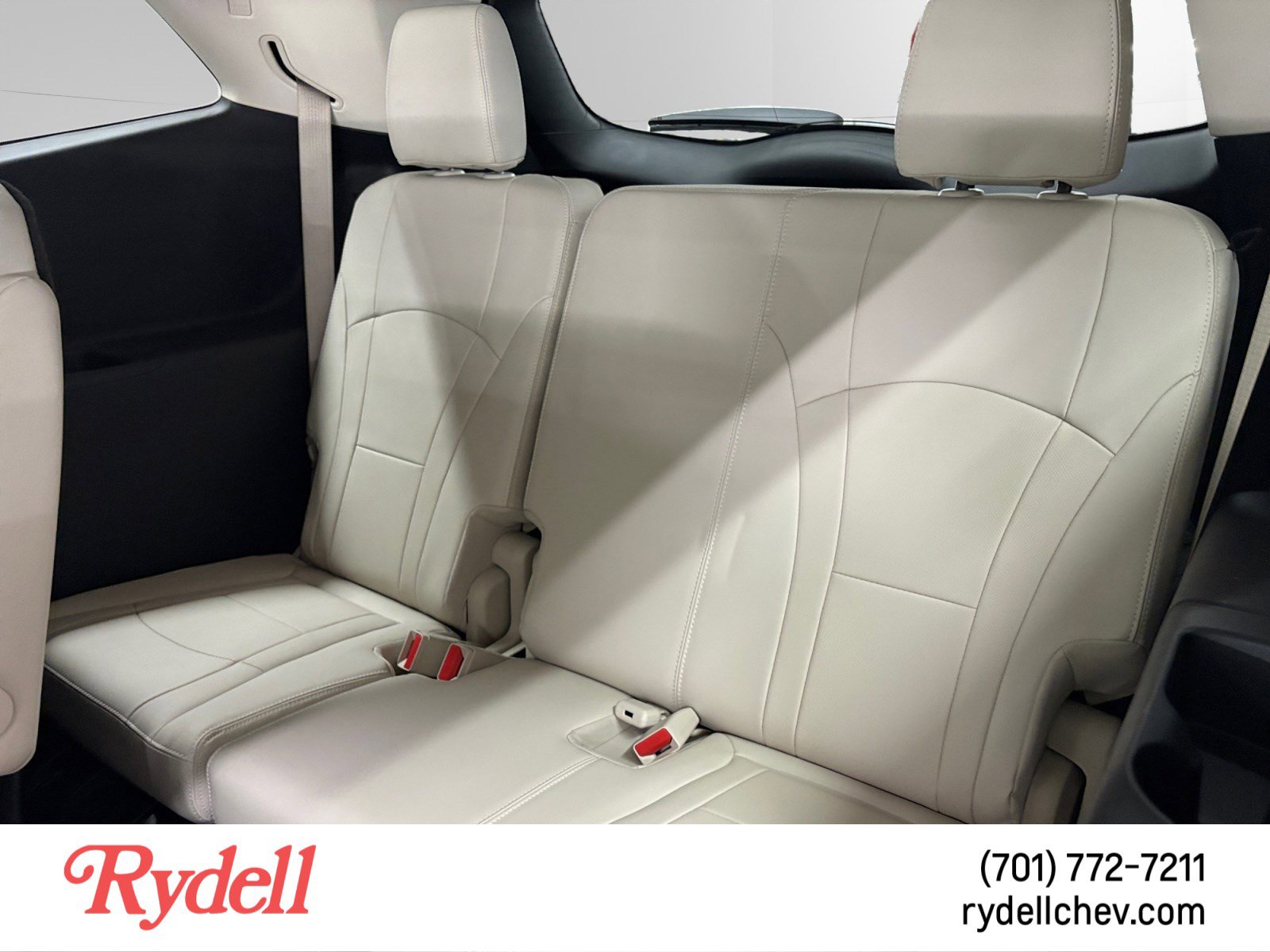 Used 2023 Buick Enclave Essence w/ Experience Buick Package AWD/4WD image 16