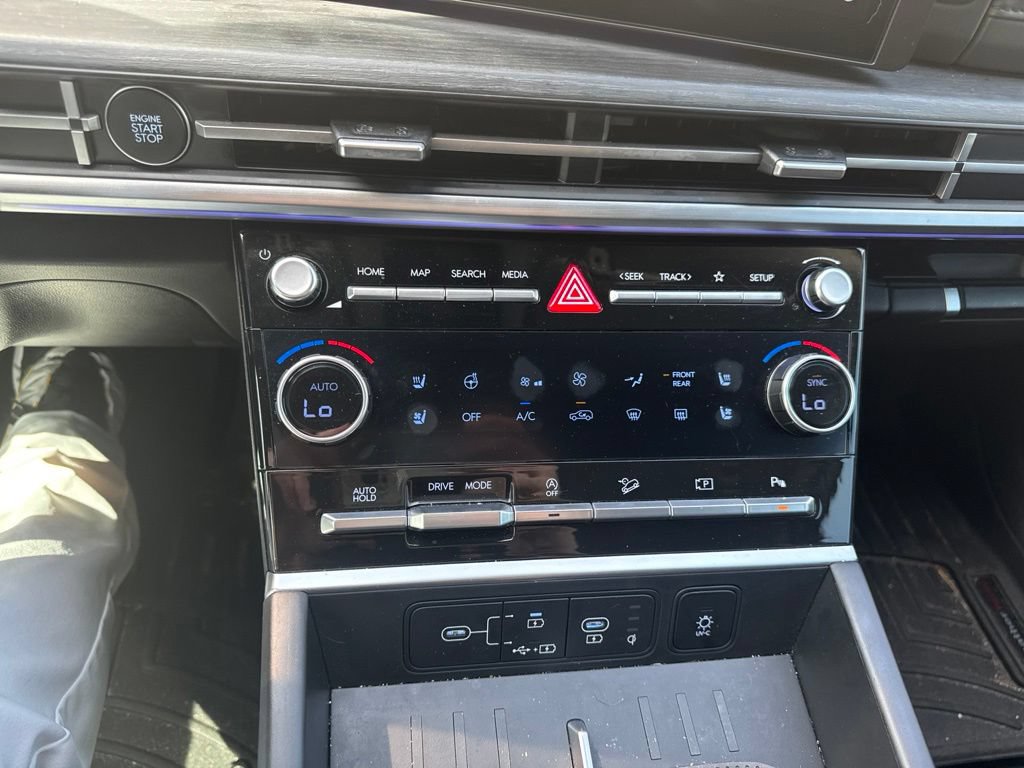 Used 2024 Hyundai Santa Fe Limited FWD image 29