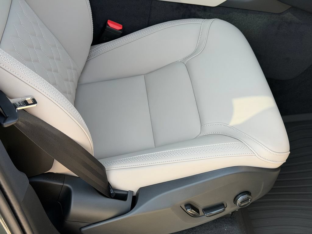 New 2027 Volvo XC90 B6 Plus AWD/4WD image 8