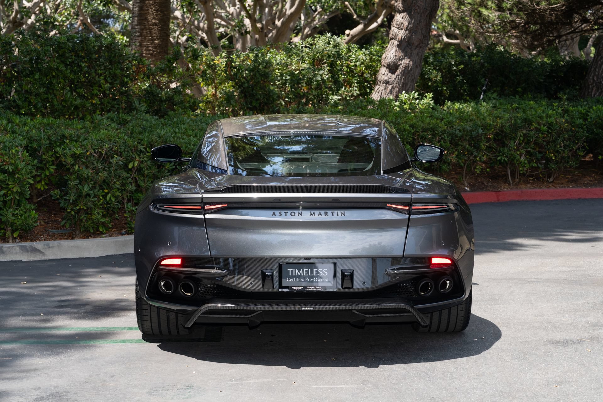 Used 2019 Aston Martin DBS Superleggera RWD image 5