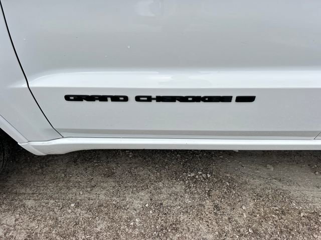 Used 2022 Jeep Grand Cherokee Laredo X image 51