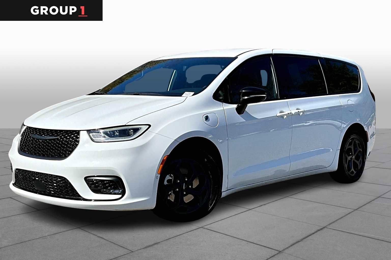Used 2024 Chrysler Pacifica Limited