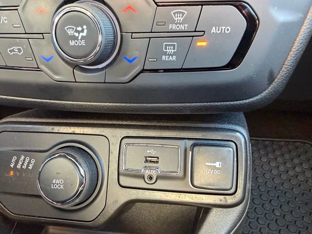 Used 2023 Jeep Renegade Altitude image 33