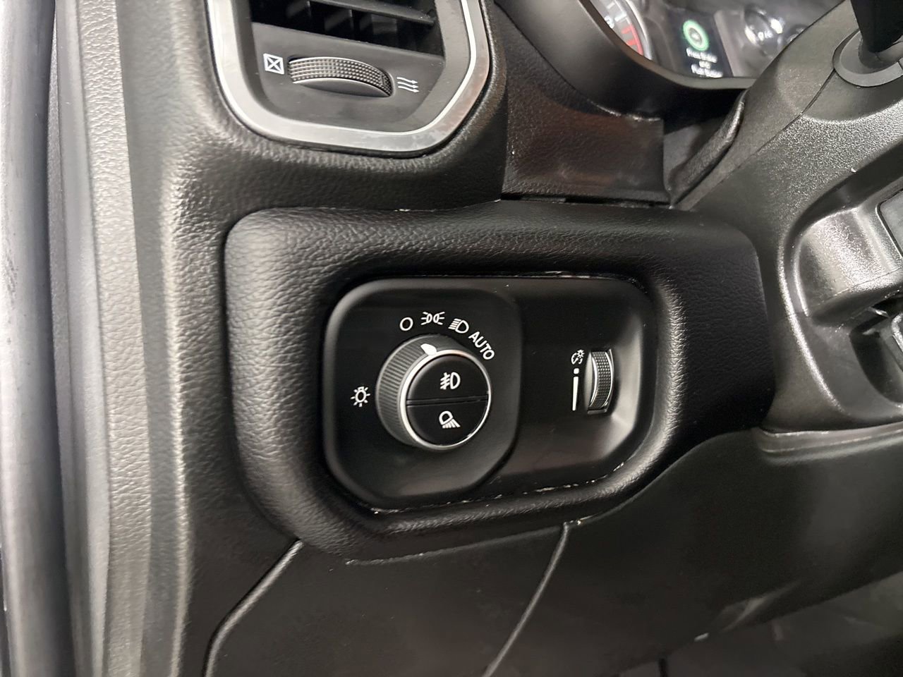 Used 2024 RAM 3500 Big Horn image 8