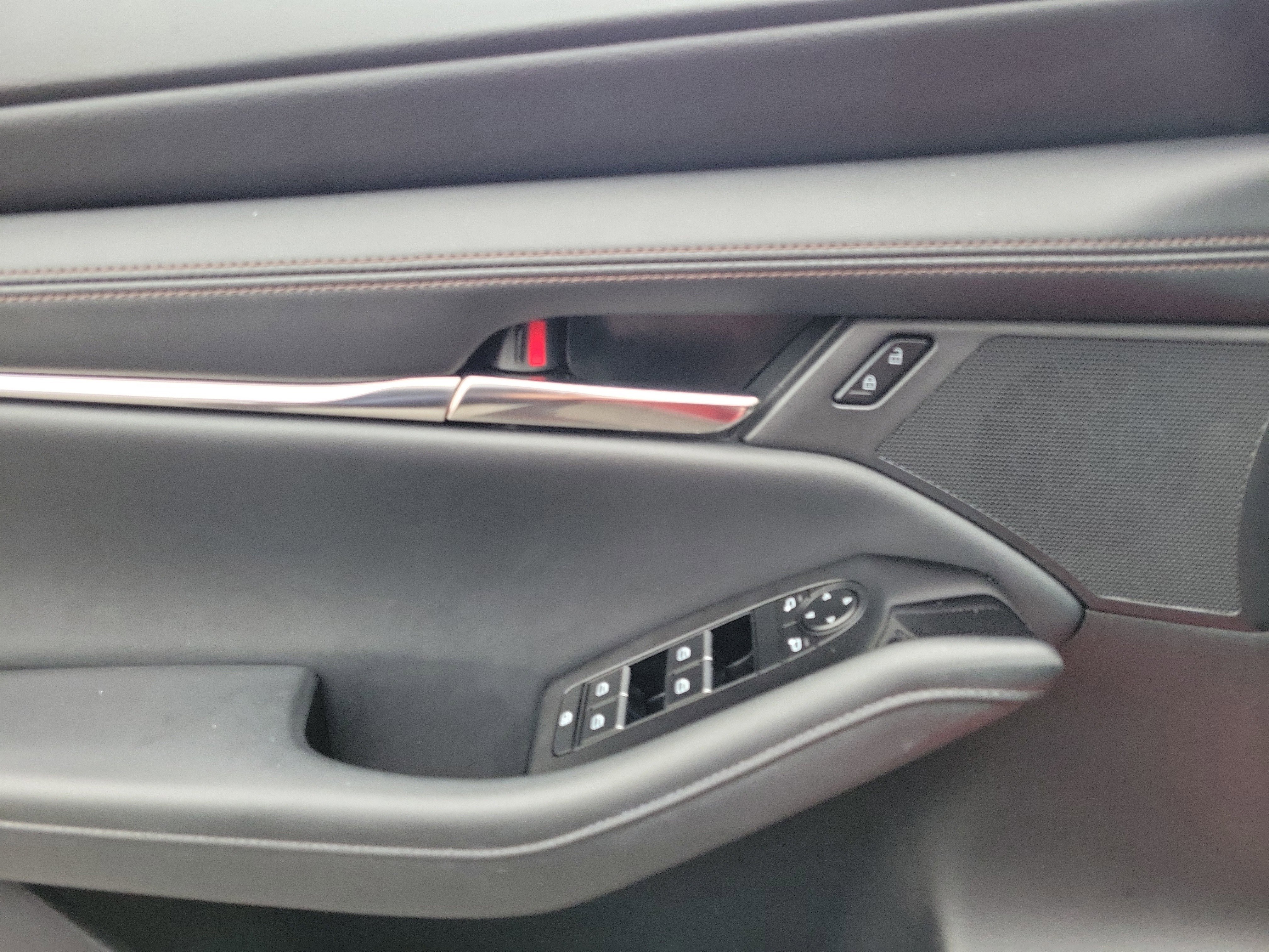 Used 2025 MAZDA MAZDA3 s image 17