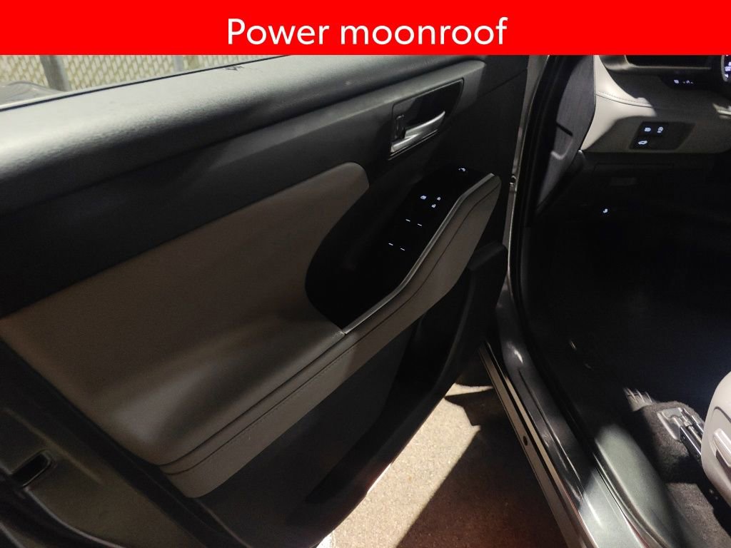 Used 2023 Toyota Highlander XLE image 5