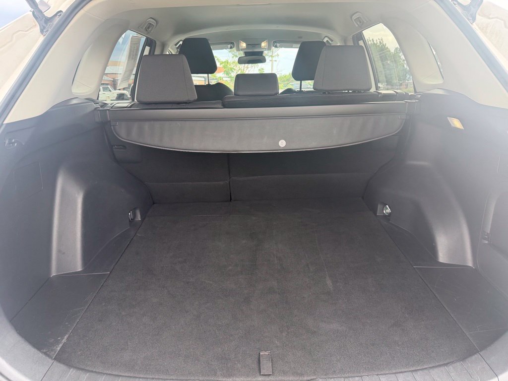 Used 2025 Toyota RAV4 XLE AWD/4WD image 24