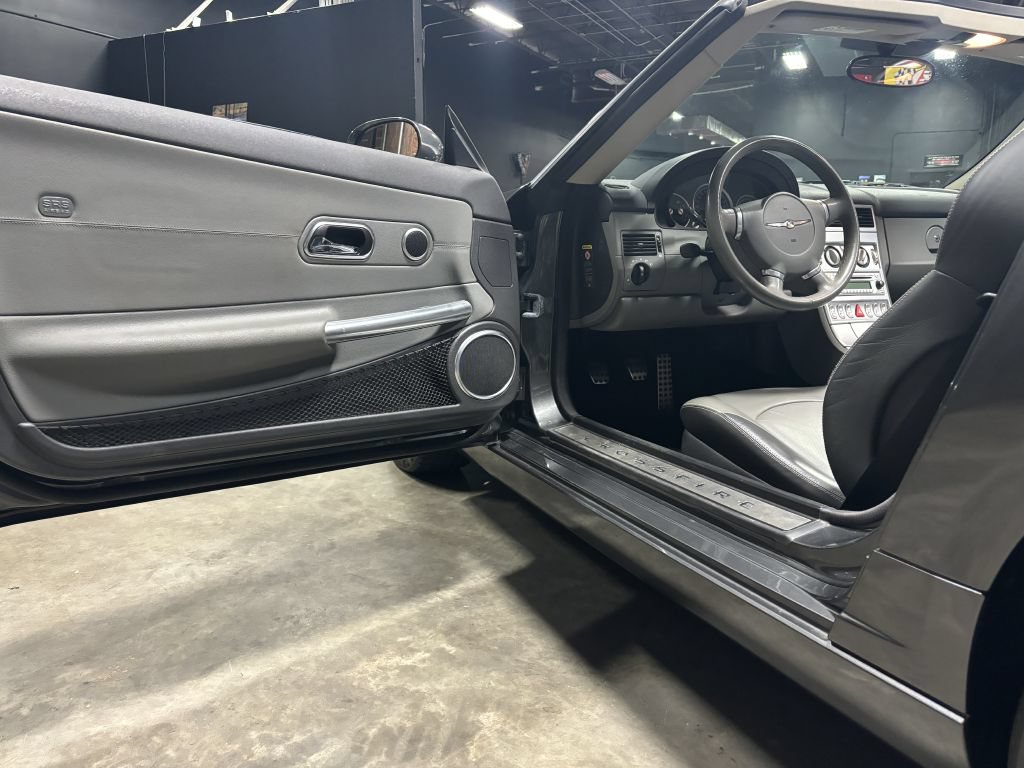Used 2005 Chrysler Crossfire Limited RWD image 41