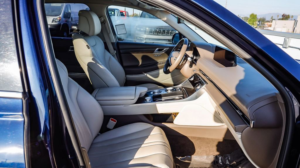 Used 2023 Genesis GV80 3.5T image 18