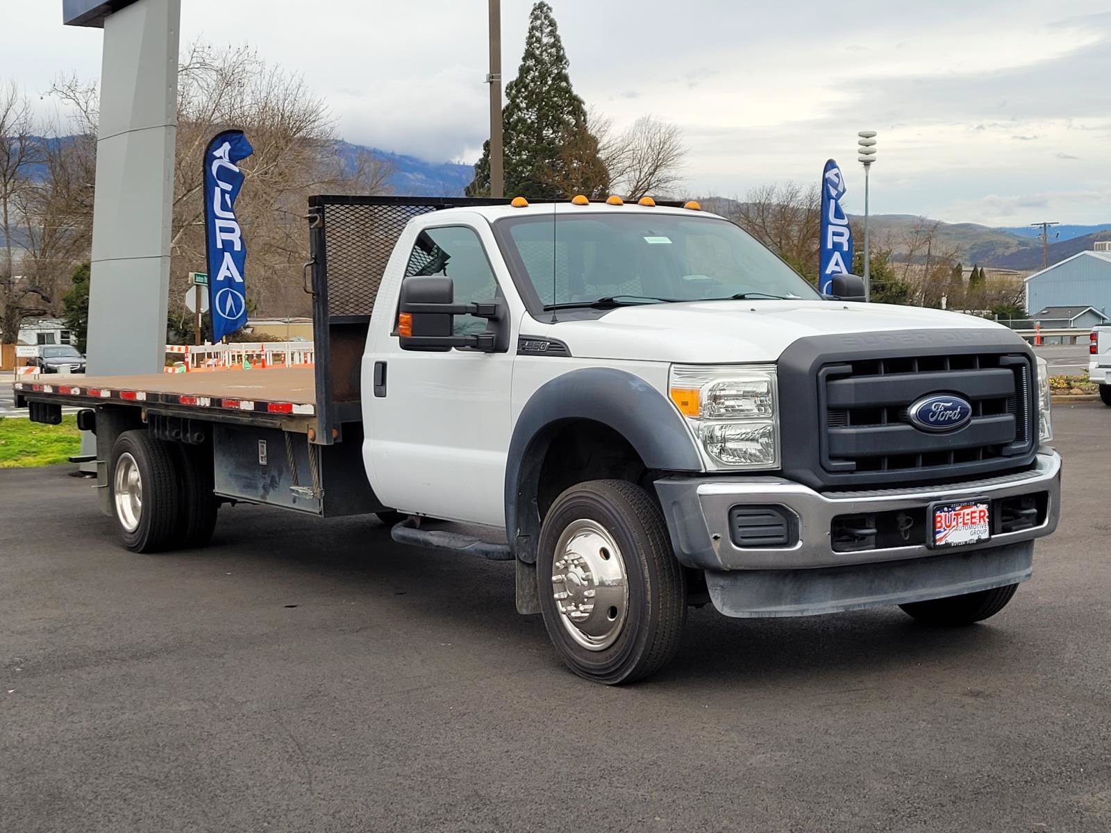 Used 2016 Ford F550 Luxury RWD image 3