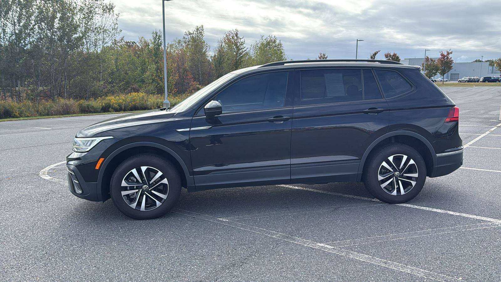 Used 2022 Volkswagen Tiguan S image 11