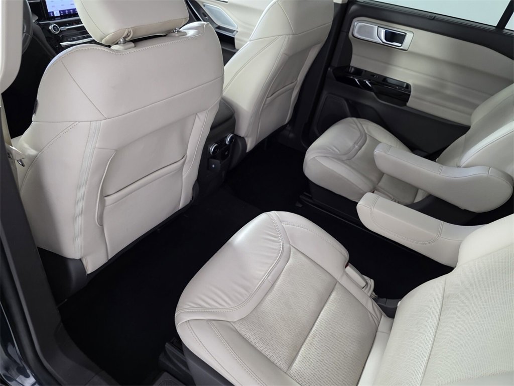 Used 2023 Ford Explorer Platinum w/ Technology Package image 15