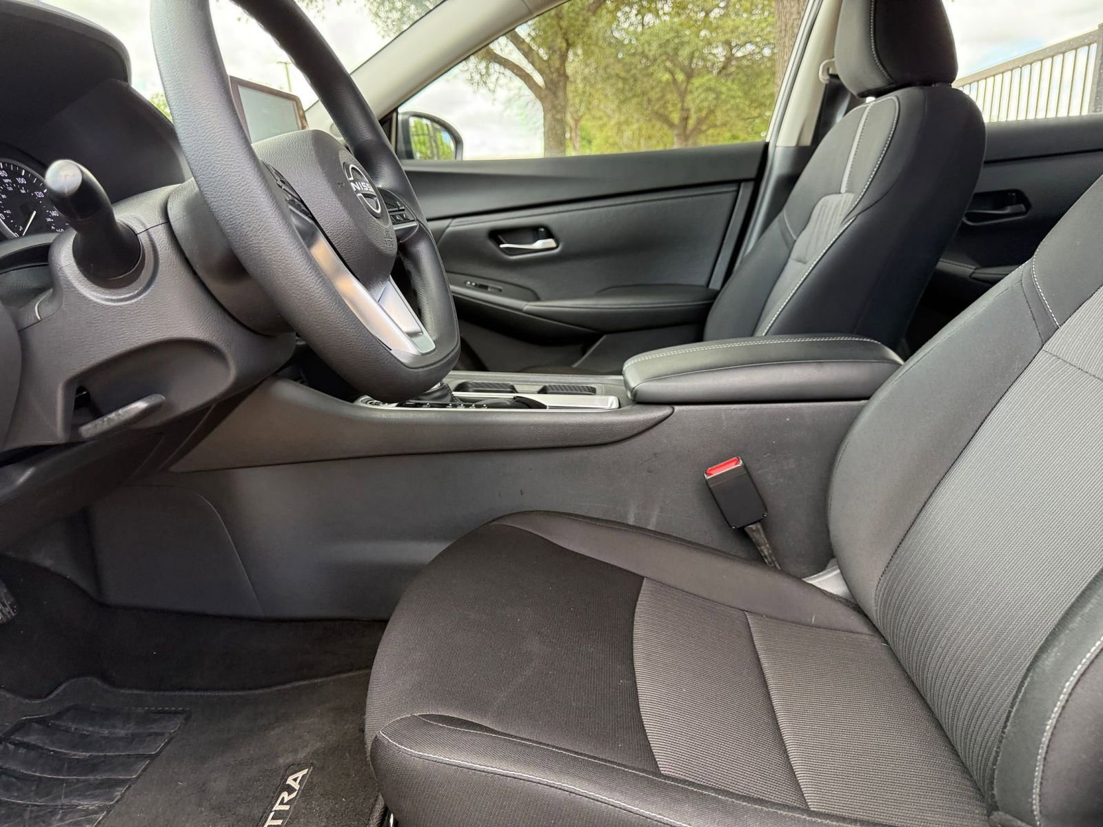 Used 2025 Nissan Sentra SV image 27