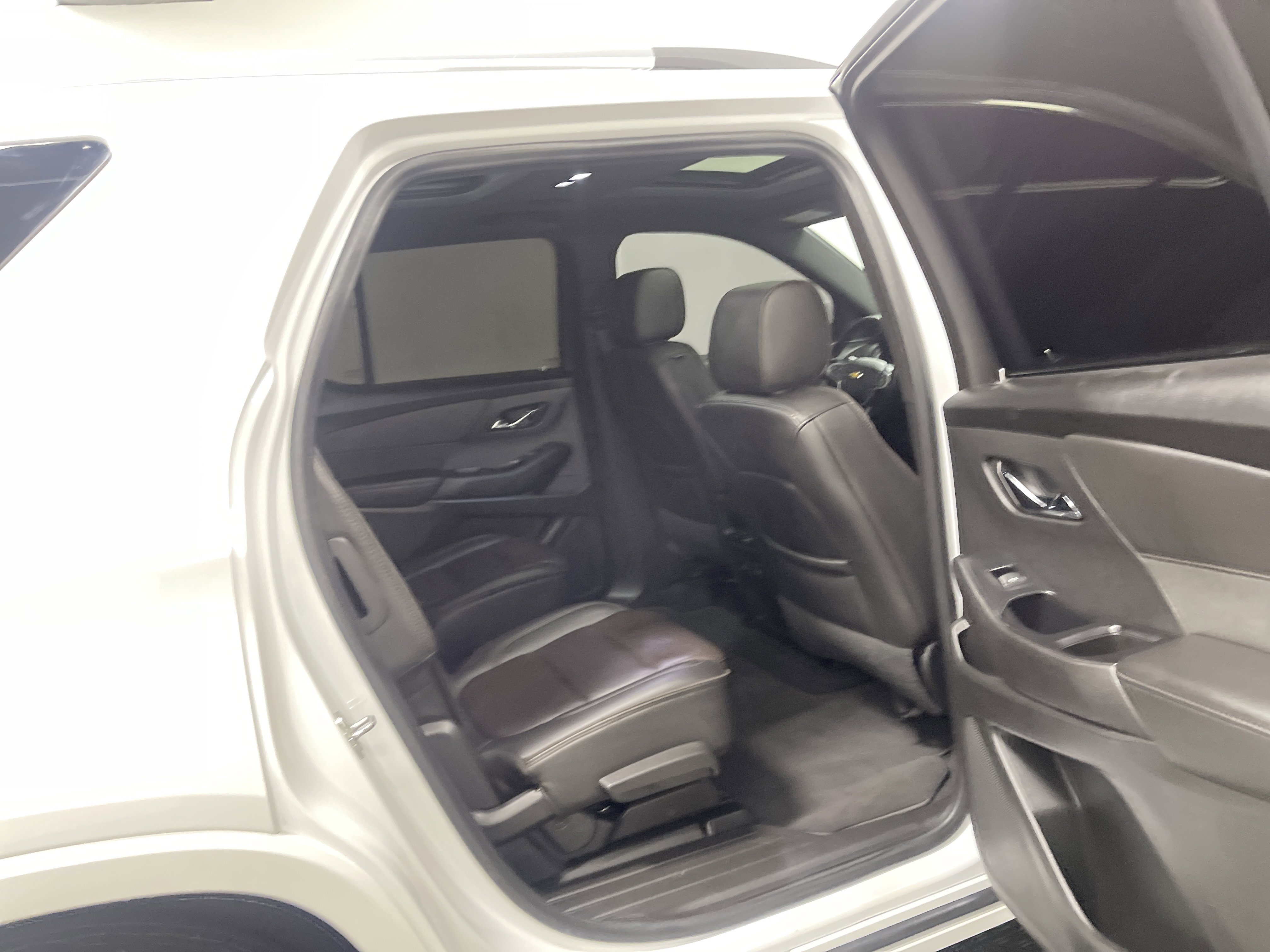 Used 2023 Chevrolet Traverse High Country image 21
