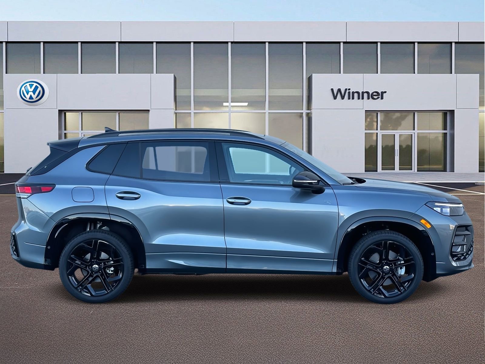 New 2026 Volkswagen Tiguan SE R-Line image 6