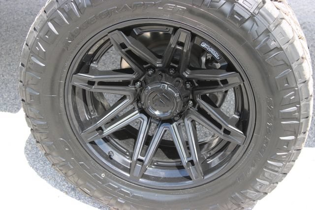 Used 2025 Chevrolet Silverado 2500 LT AWD/4WD image 16