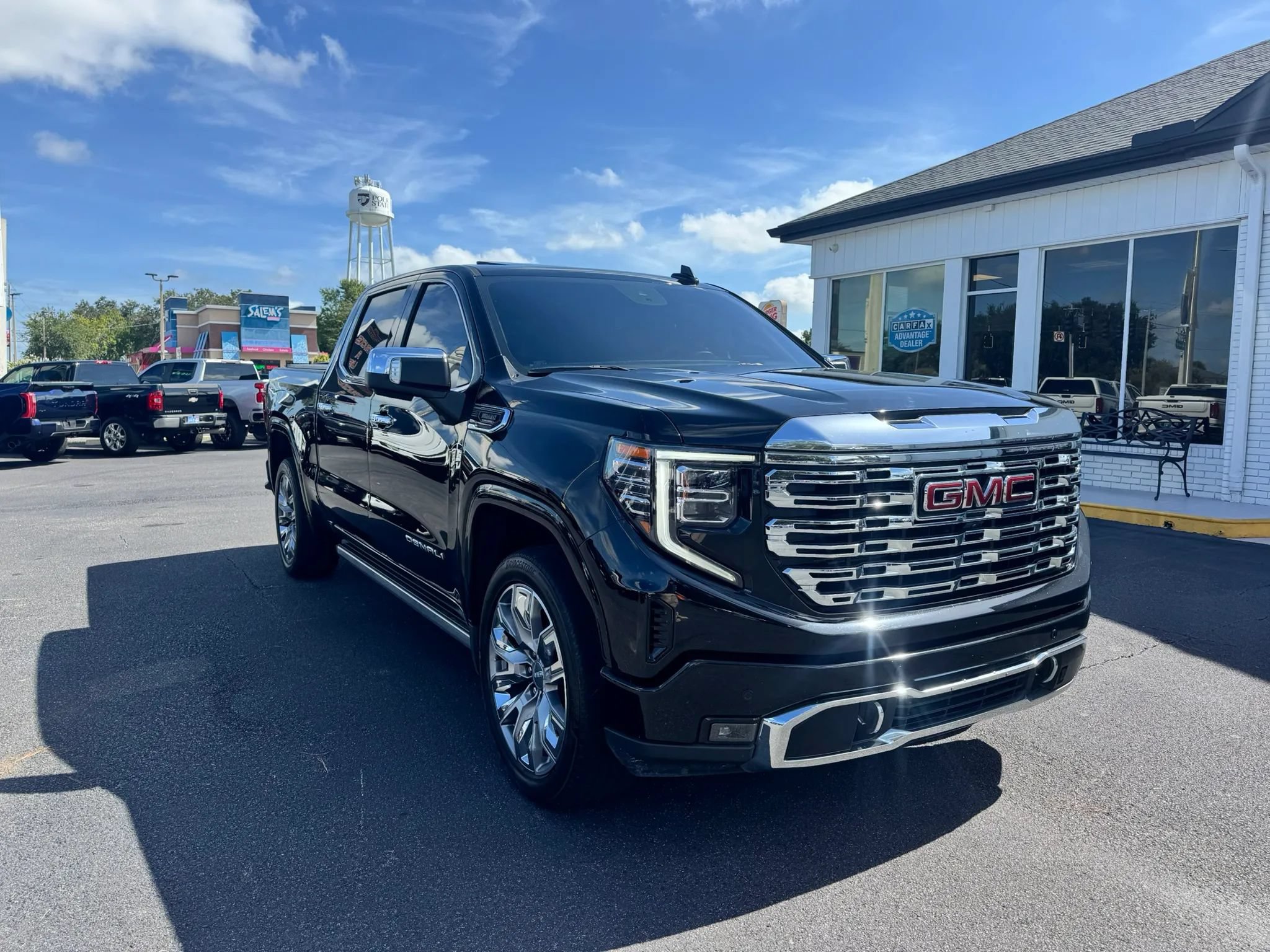 Used 2024 GMC Sierra 1500 Denali w/ Denali Reserve Package AWD/4WD image 3