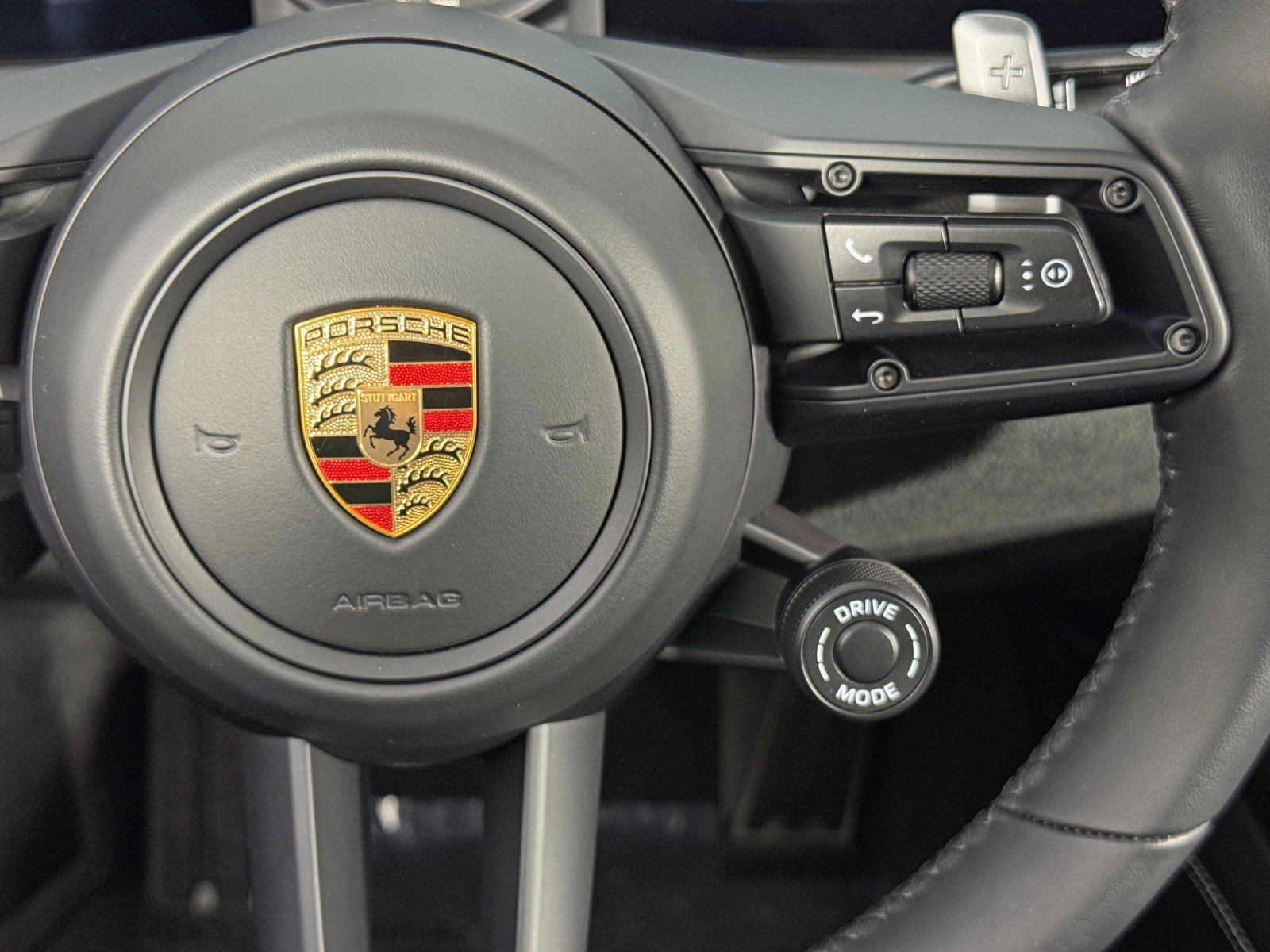 Used 2024 Porsche 911 Carrera GTS w/ Premium Package RWD image 19
