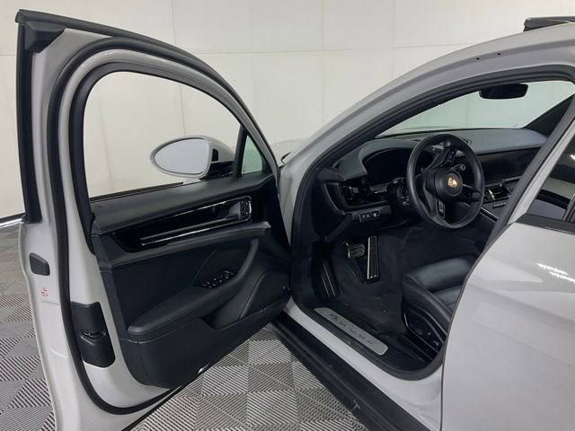 Used 2024 Porsche Panamera 4 image 26