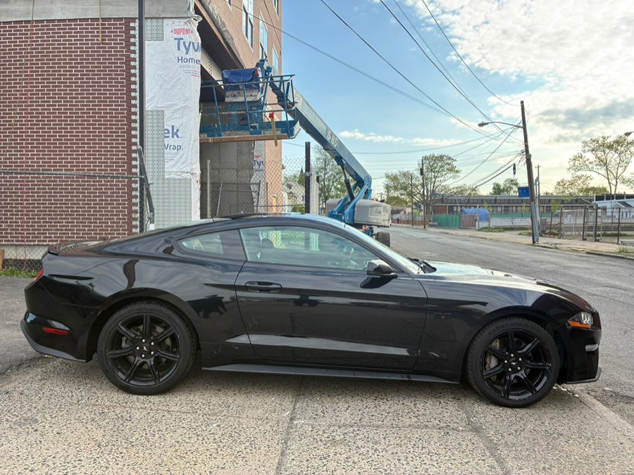 Used 2019 Ford Mustang GT Premium w/ Black Accent Package RWD image 9