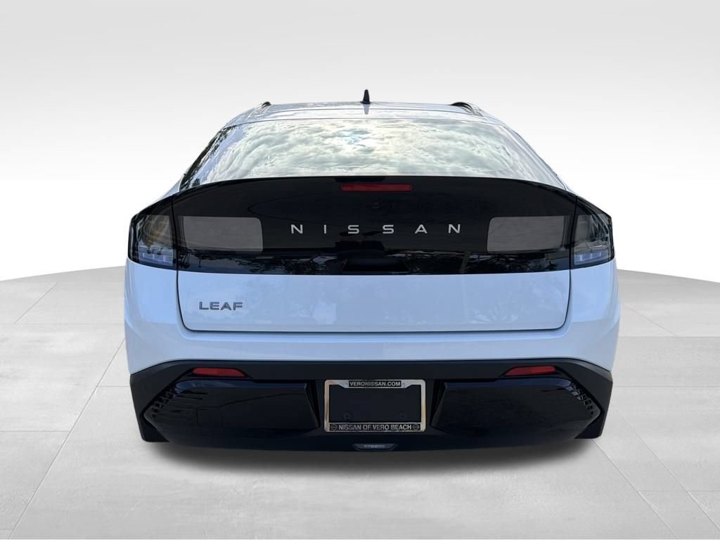 New 2026 Nissan Leaf Platinum+ w/ Cargo Package (Platinum+) FWD image 7